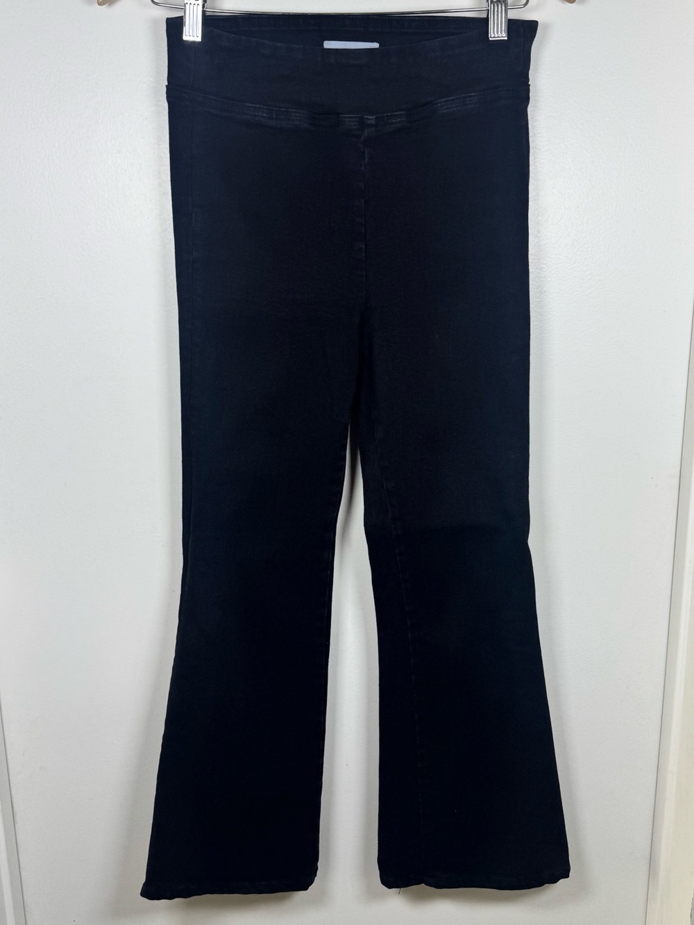 FRAME's size-spanning Jetset collection flare Stile Black Stretch Denim Pants 1